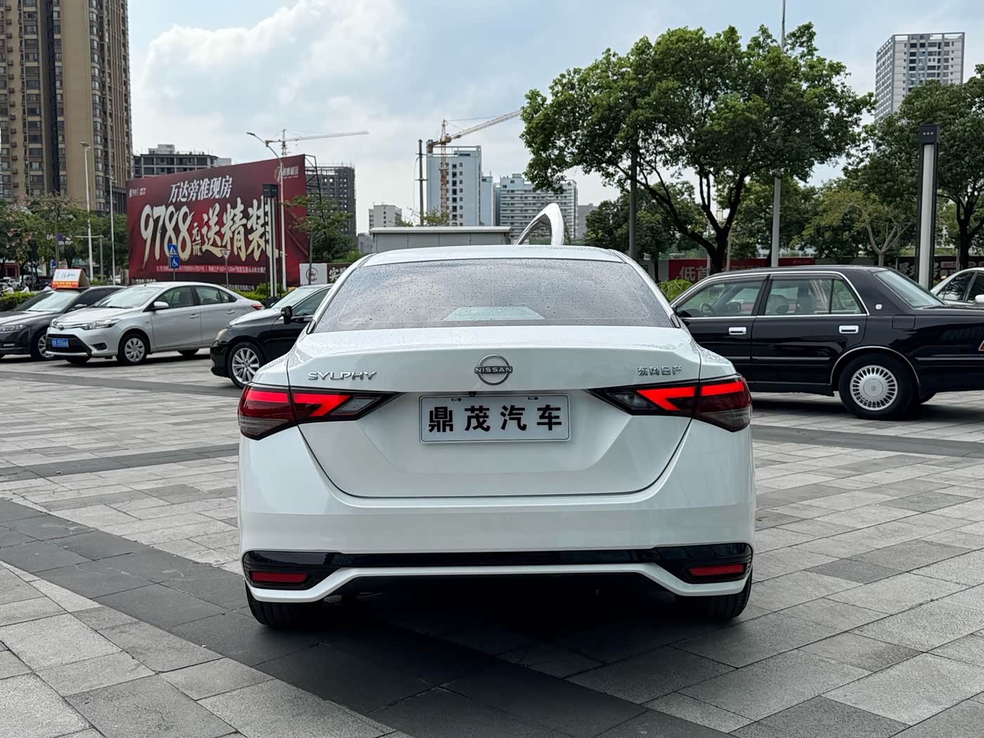 Nissan Sylphy 1.6 л 2025 г. Белый, пробег 15000 км