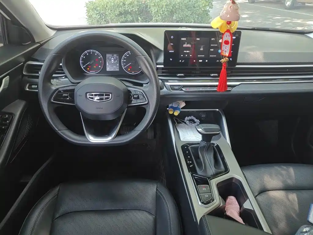 Geely Emgrand — миниатюра 13