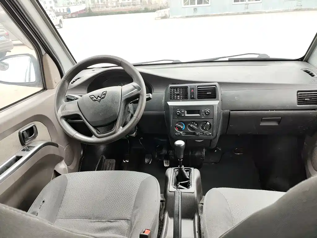 Wuling Rongguang 2014 1.2L S