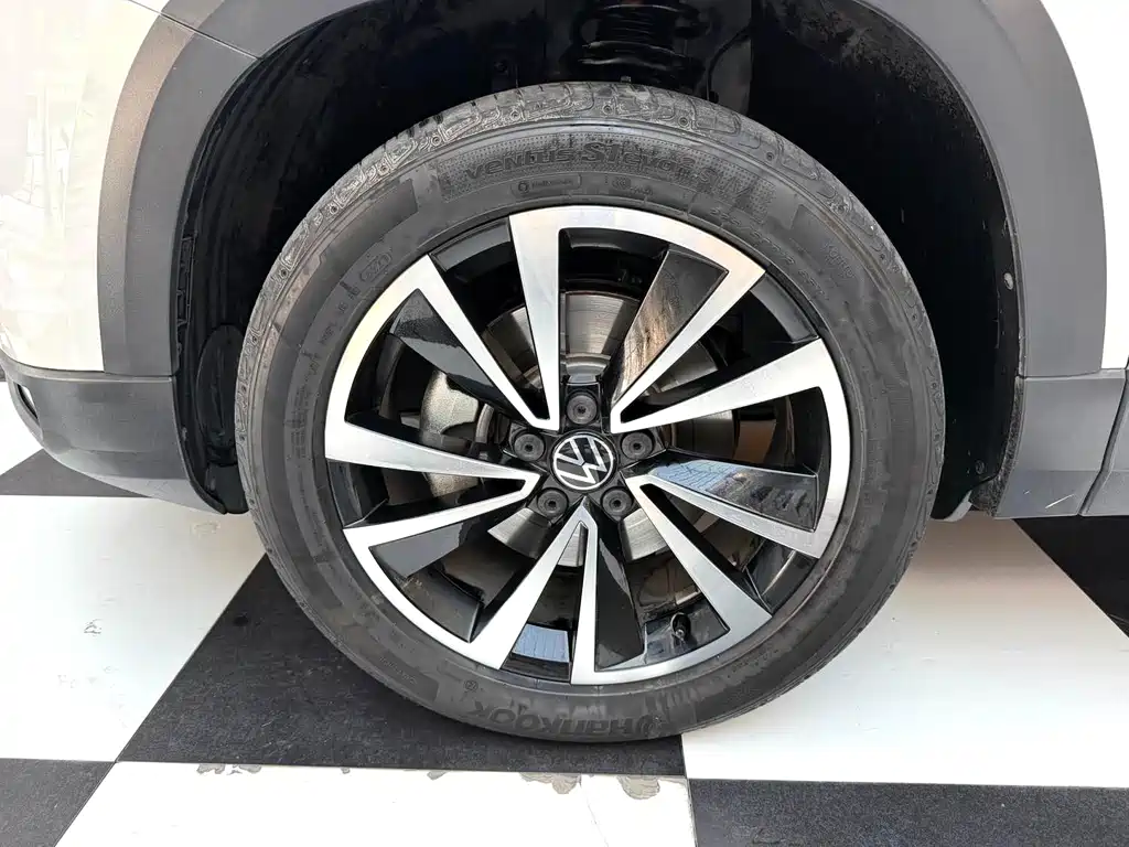 Volkswagen Tharu — миниатюра 6
