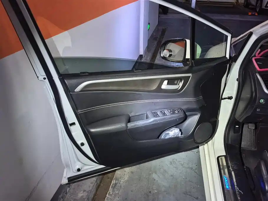 Honda Jade 2017 1.8L AT 5 мест