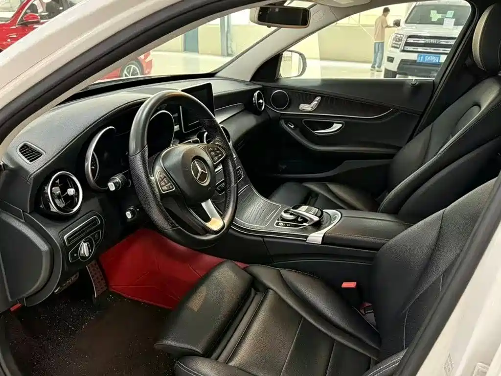 Mercedes-Benz C-Class — миниатюра 4