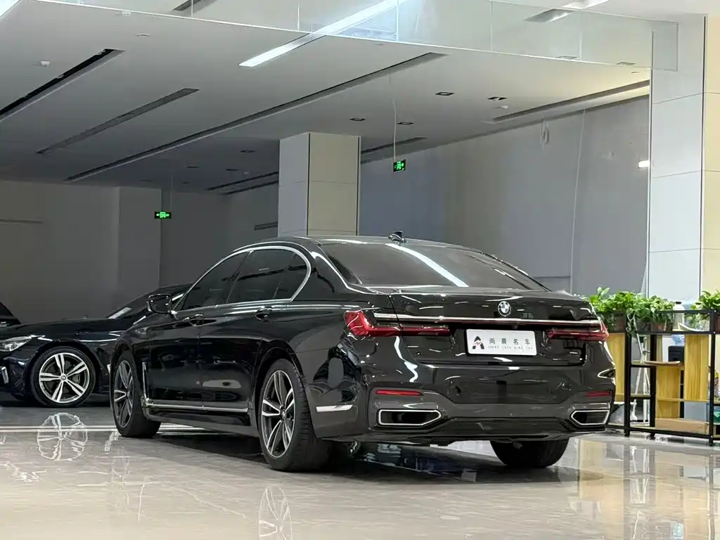BMW 7 Series — миниатюра 14