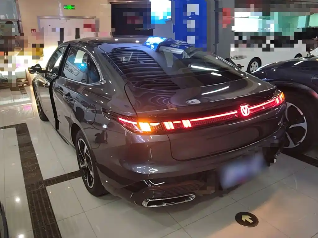 Changan Eado — миниатюра 5