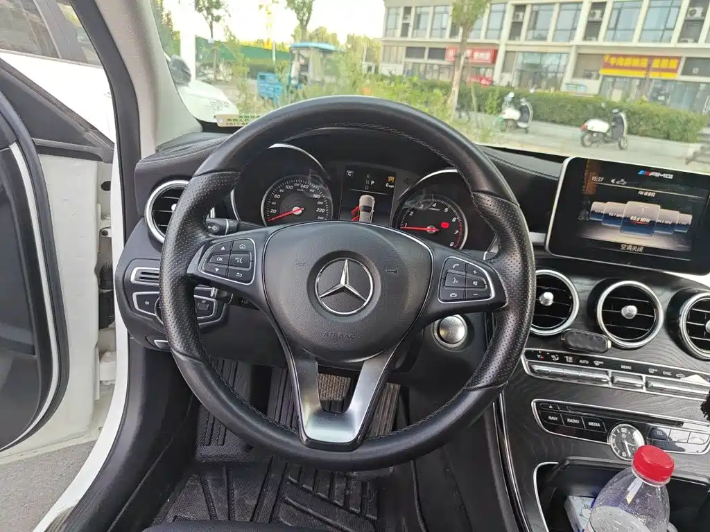 Mercedes-Benz C-Class — миниатюра 6