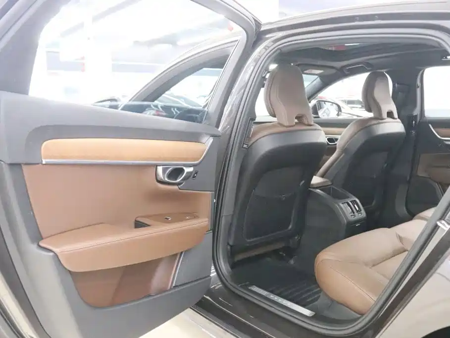 Volvo S90 — миниатюра 15