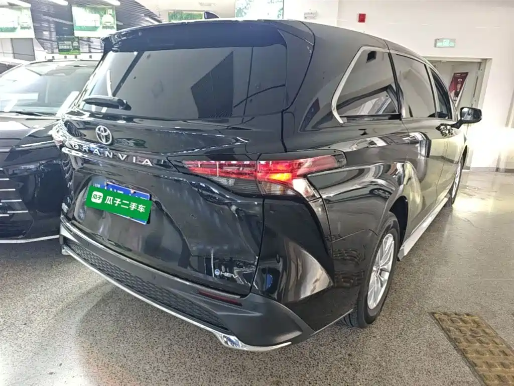 Toyota Granvia 2024 2.5L Comfort