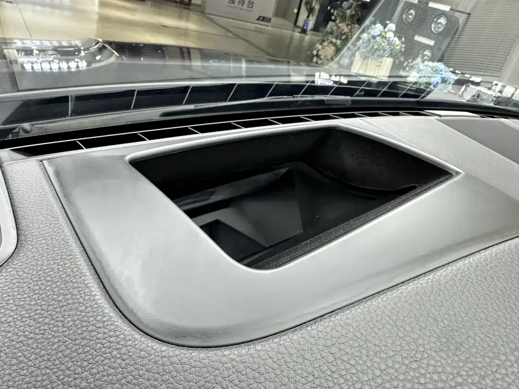Porsche Cayenne — миниатюра 18