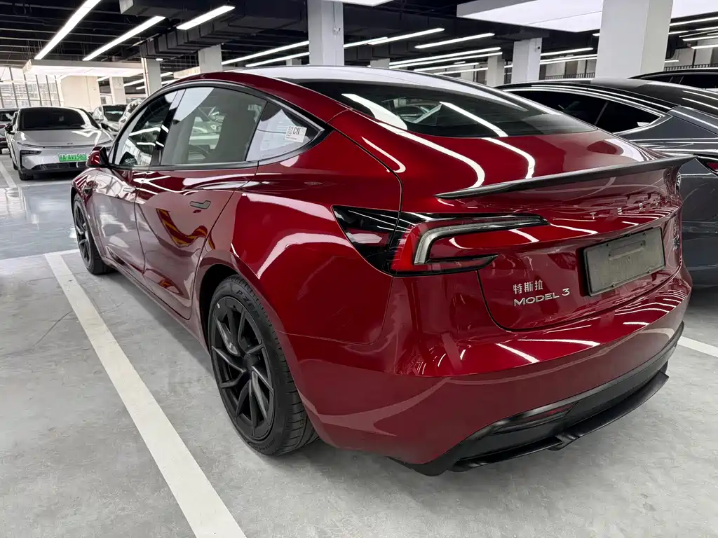 Tesla Model 3 — миниатюра 14