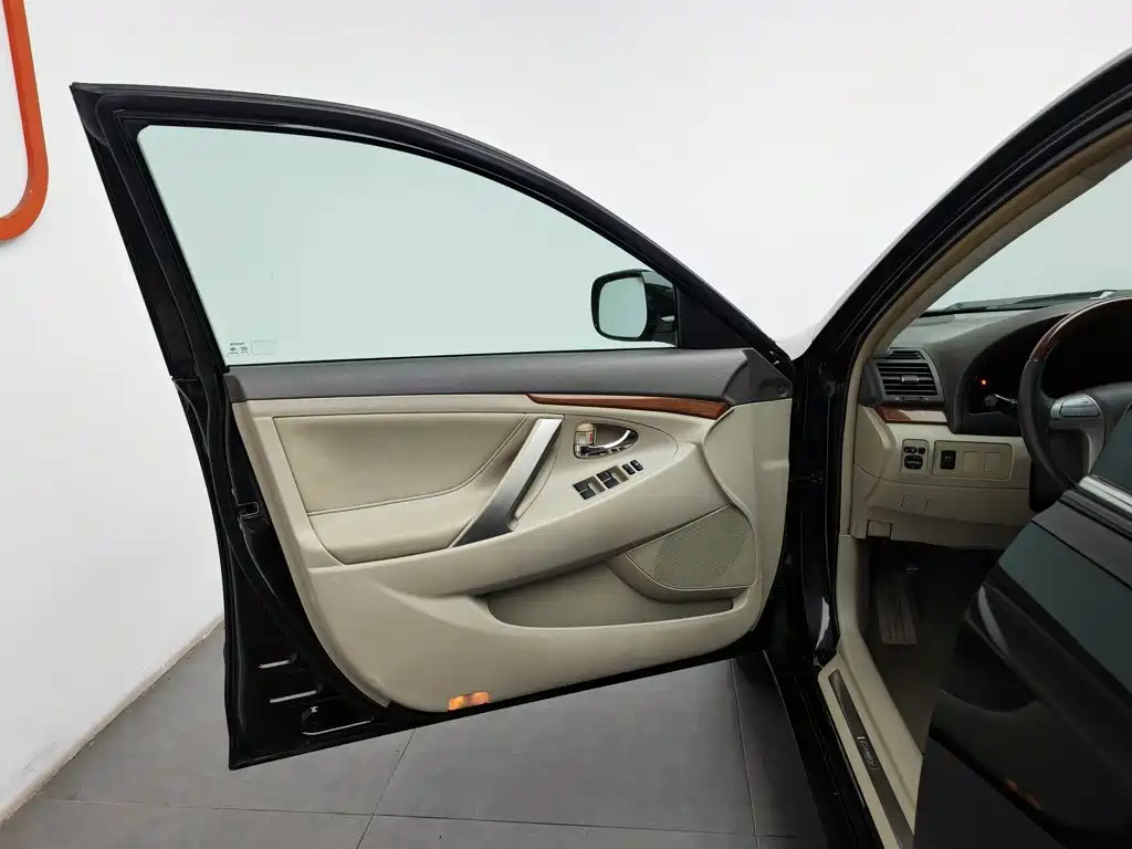 Toyota Camry 2013 200G Luxury