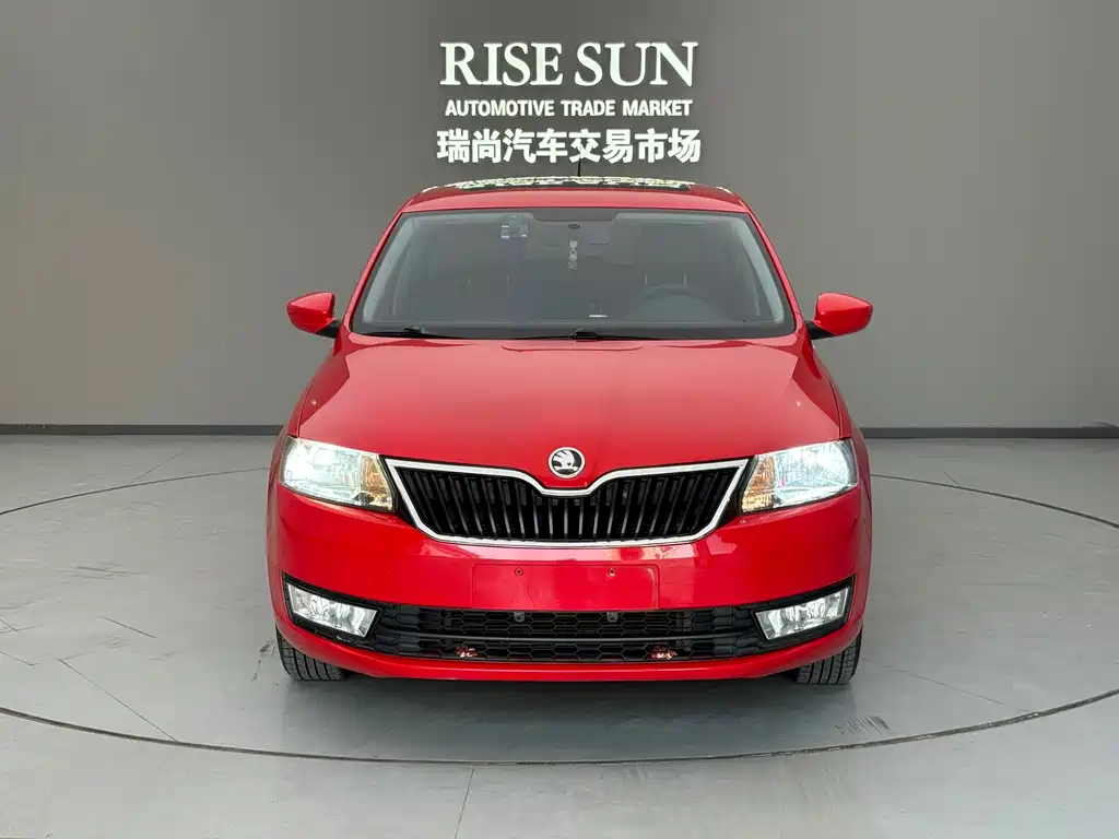 Skoda Rapid Spaceback — миниатюра 2
