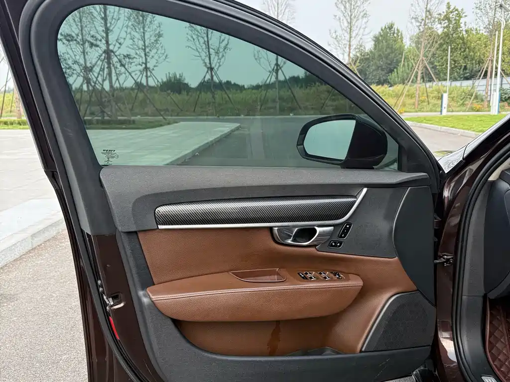 Volvo S90 — миниатюра 7