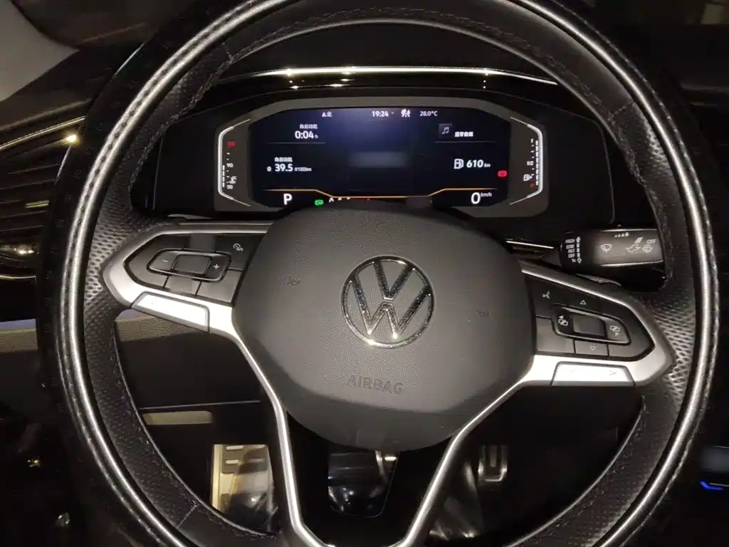 Volkswagen X — миниатюра 3
