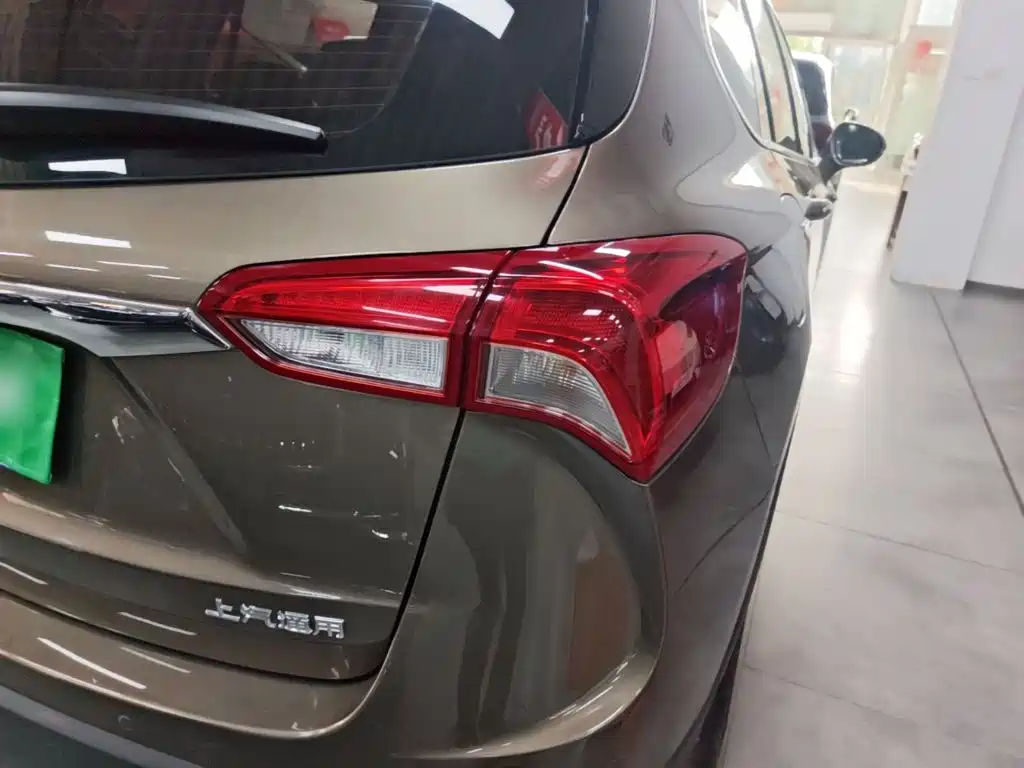 Buick Envision Plus — миниатюра 8