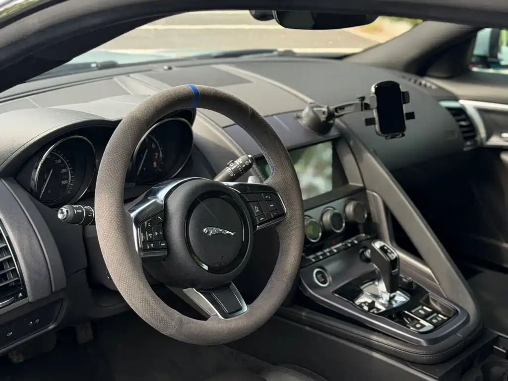 Jaguar F-TYPE — миниатюра 7