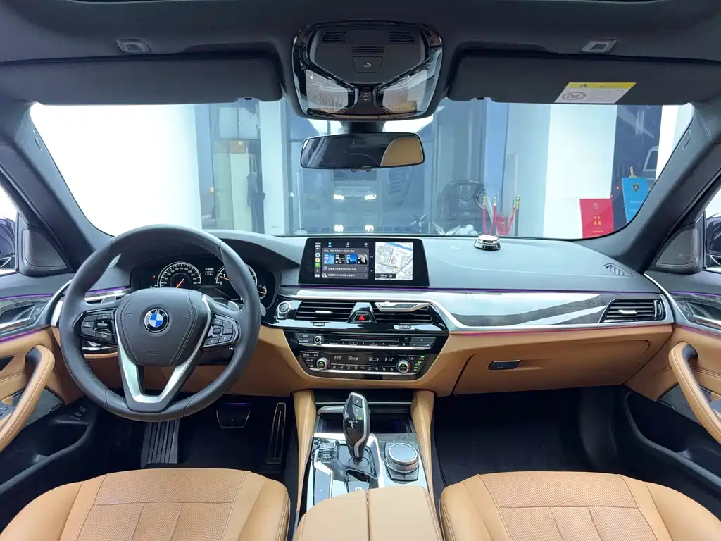 BMW 5 Series — миниатюра 9