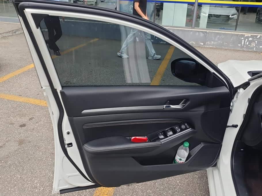 Nissan Teana 2.0 л 2024 г. Белый, пробег 36600 км