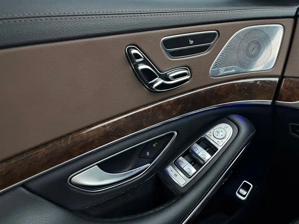 Mercedes-Benz S-Class — миниатюра 12