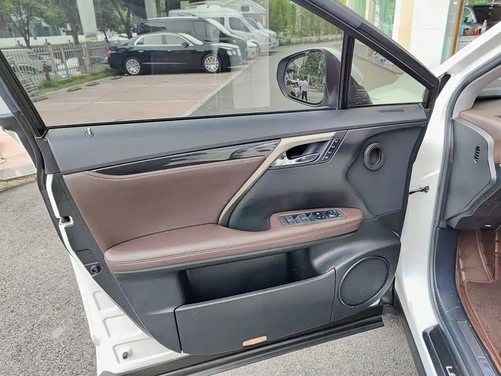 Lexus RX — миниатюра 6