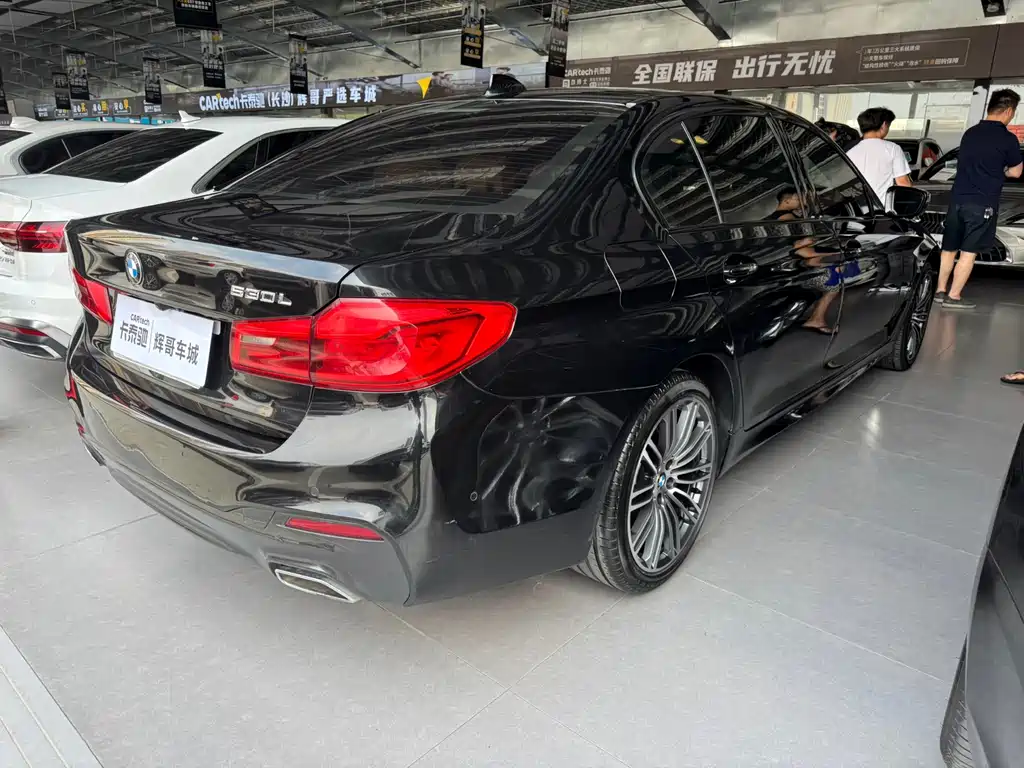 BMW 5 Series — миниатюра 10