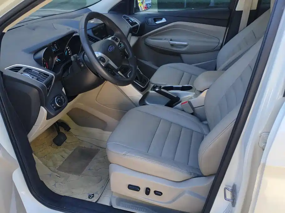 Ford Kuga — миниатюра 9