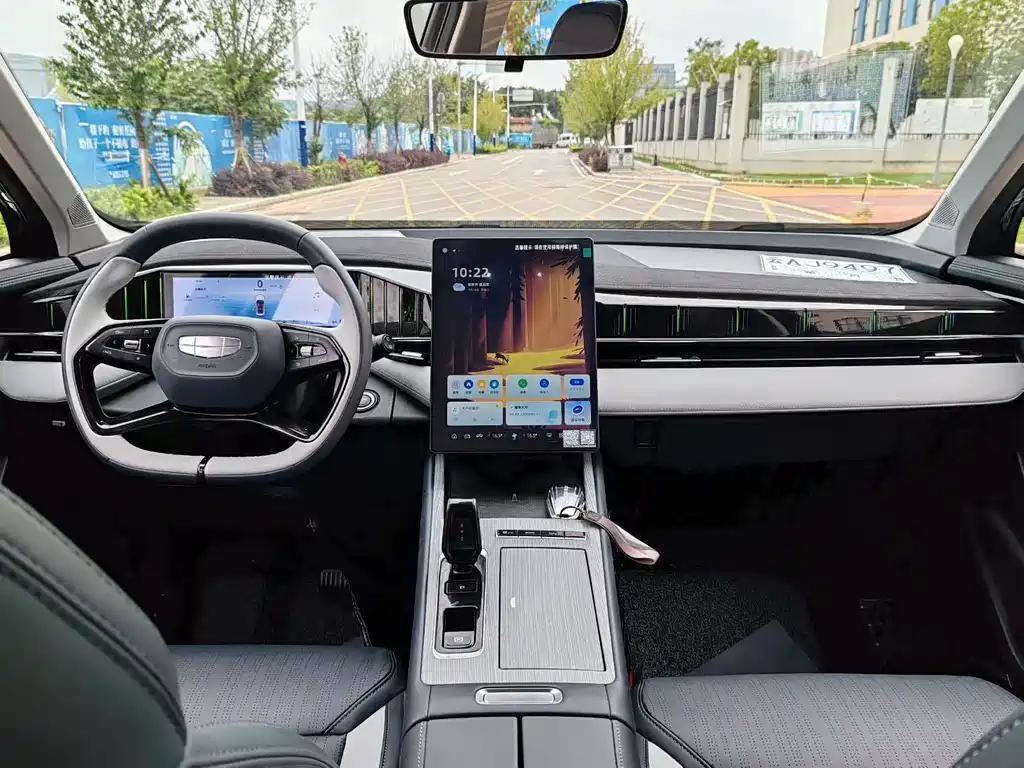 Geely Boyue L — миниатюра 5