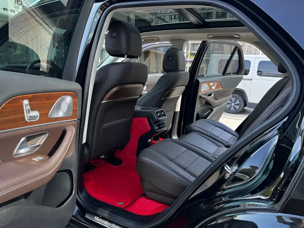 Mercedes-Benz GLE (Import) — миниатюра 11