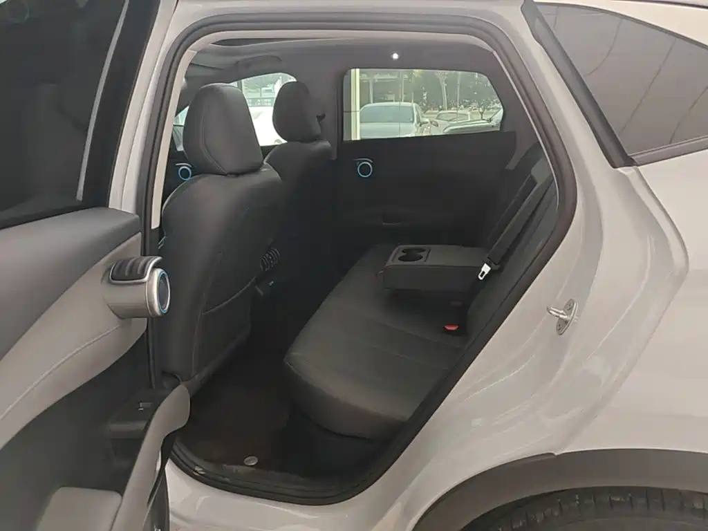 BYD Yuan Plus — миниатюра 17
