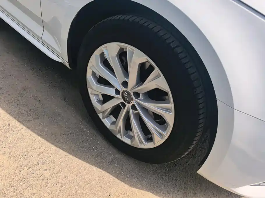 Audi A4L — миниатюра 6
