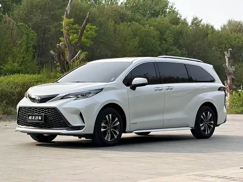 Toyota Granvia 2024
