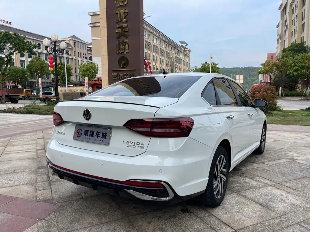 Volkswagen Lavida — миниатюра 8