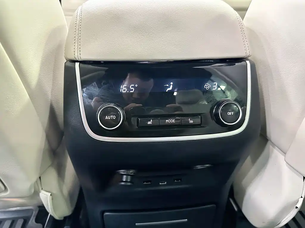 Li Auto Li ONE — миниатюра 17