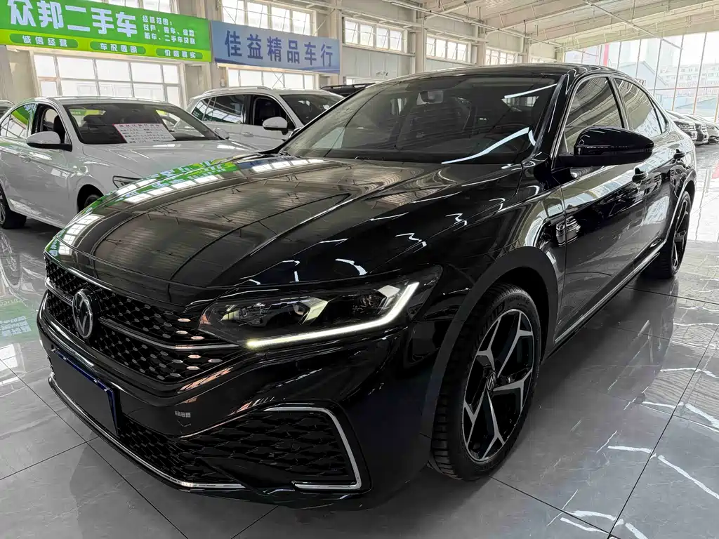 Volkswagen Passat 2023