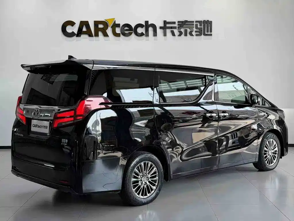Toyota Alphard — миниатюра 4