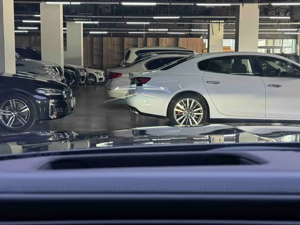 BMW i7 — миниатюра 18