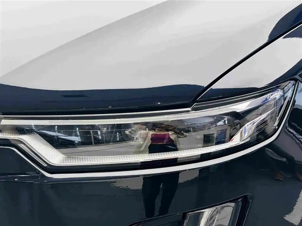 Cadillac XT6 — миниатюра 11