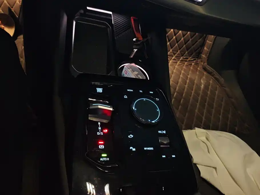 BMW 5 Series — миниатюра 16
