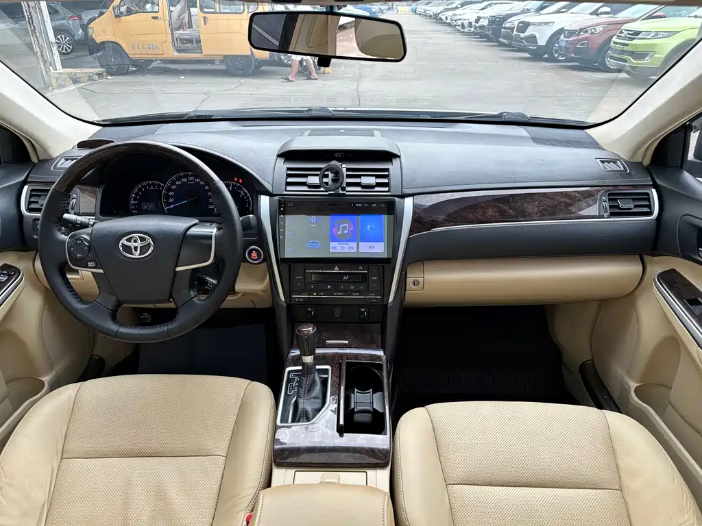 TOYOTA CAMRY