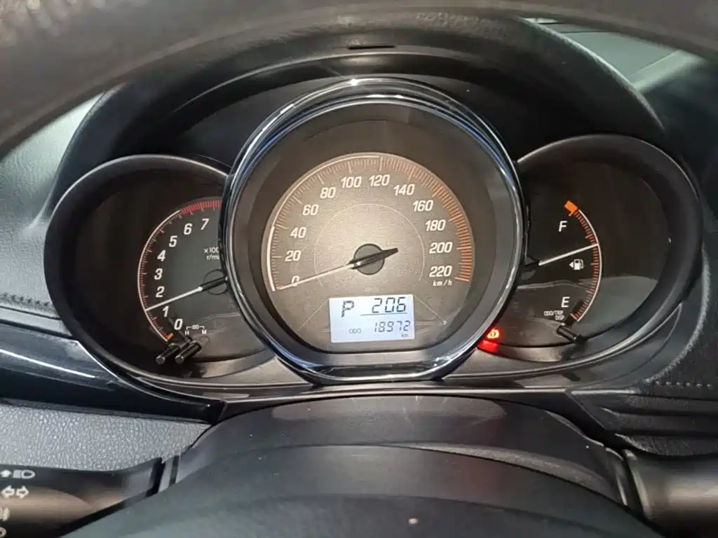 Toyota Yaris L — миниатюра 12