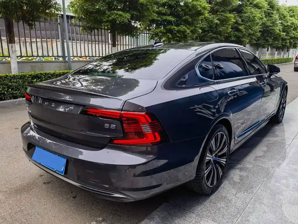 Volvo S90 — миниатюра 5