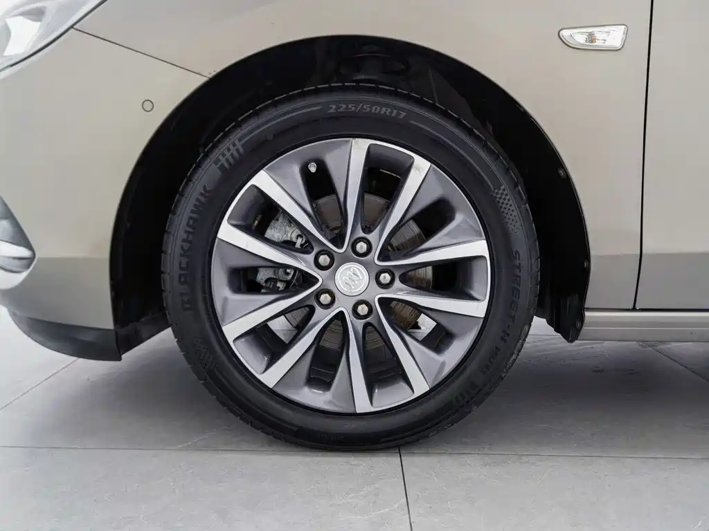 Buick GL6 — миниатюра 17