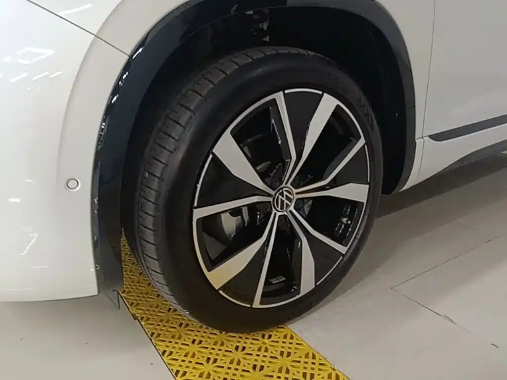 Volkswagen X — миниатюра 23
