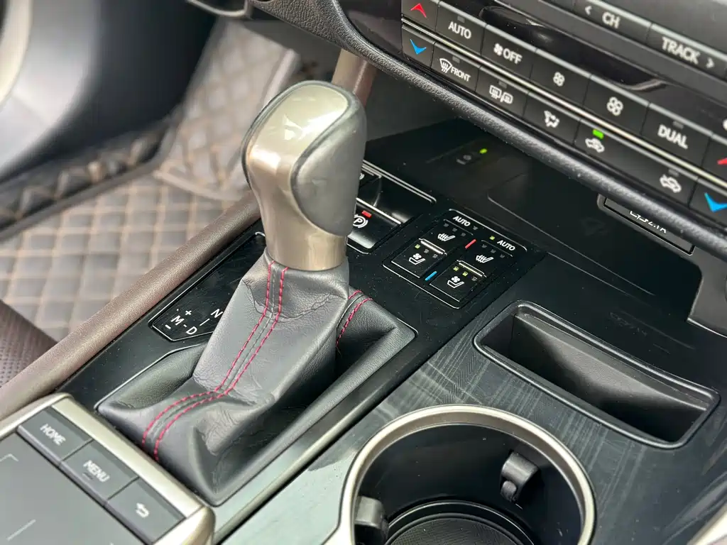 Lexus RX — миниатюра 9