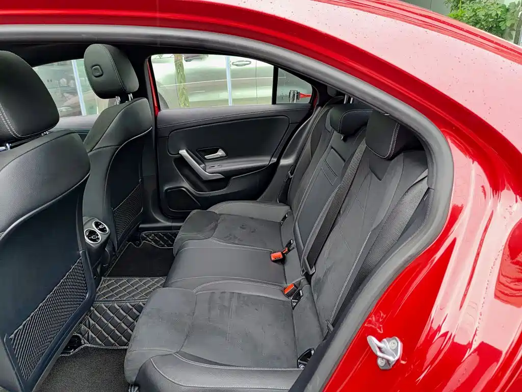 Mercedes-Benz A-Class — миниатюра 8