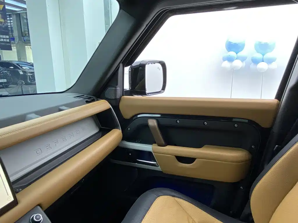 Land Rover Defender — миниатюра 31
