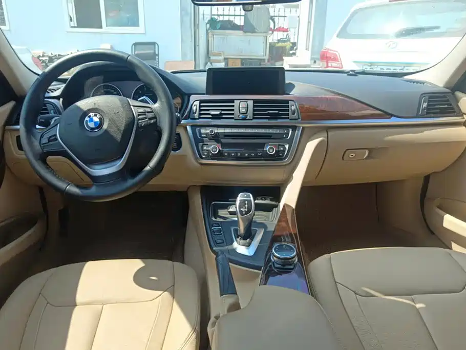 BMW 3 Series — миниатюра 12