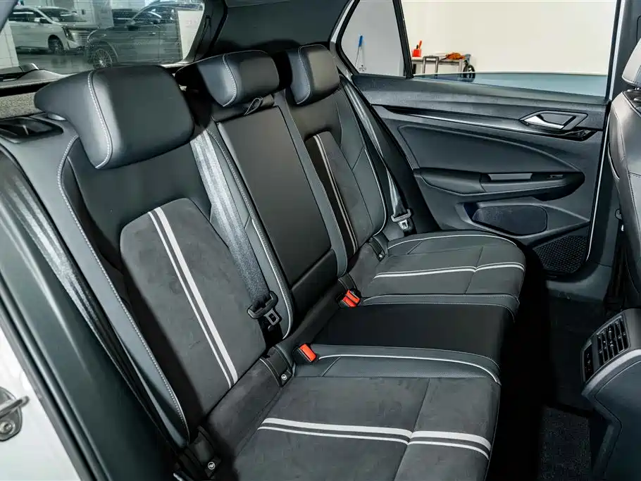 Volkswagen Golf — миниатюра 22
