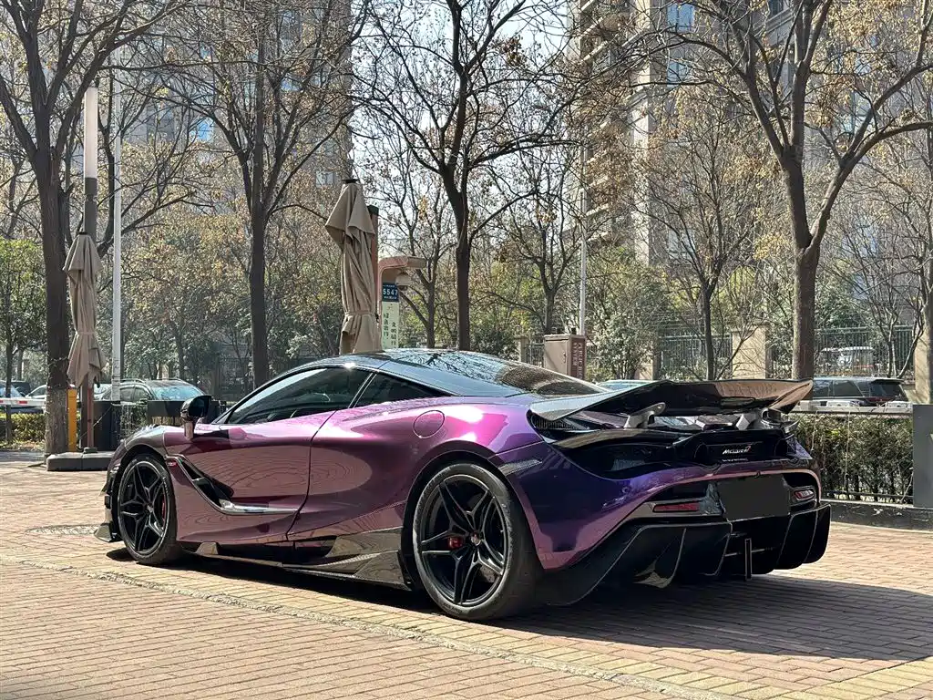 MCLAREN 720S