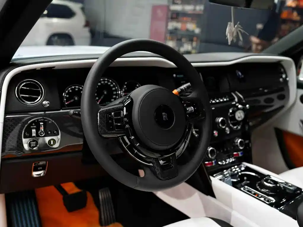Rolls-Royce Cullinan — миниатюра 22