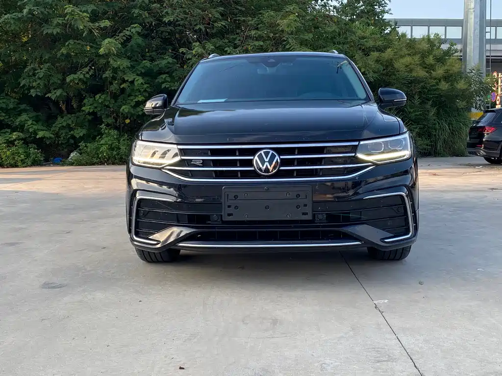 Volkswagen Tiguan L — миниатюра 2